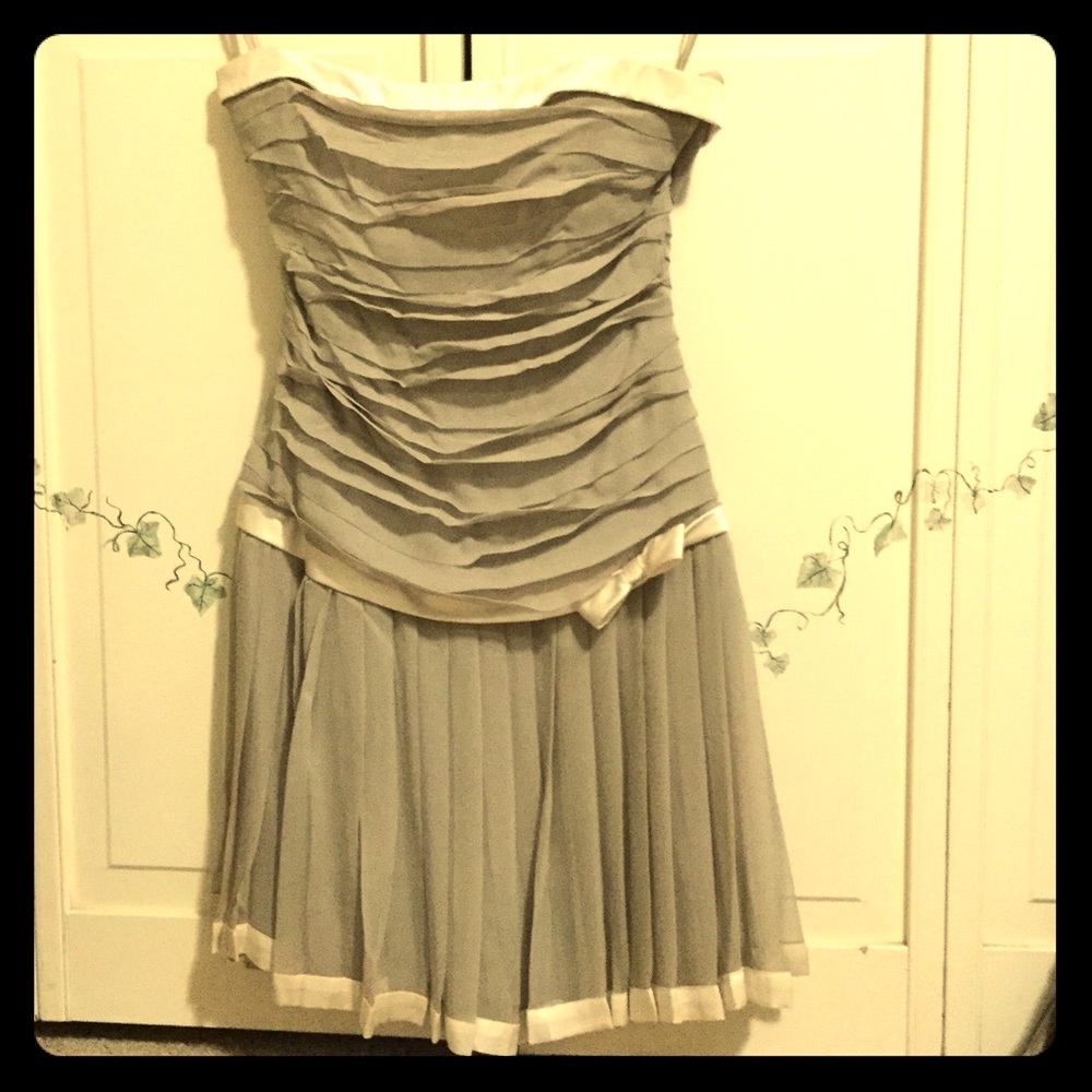 Roland Nevelais - Beige and Cream 100% Silk  Dress